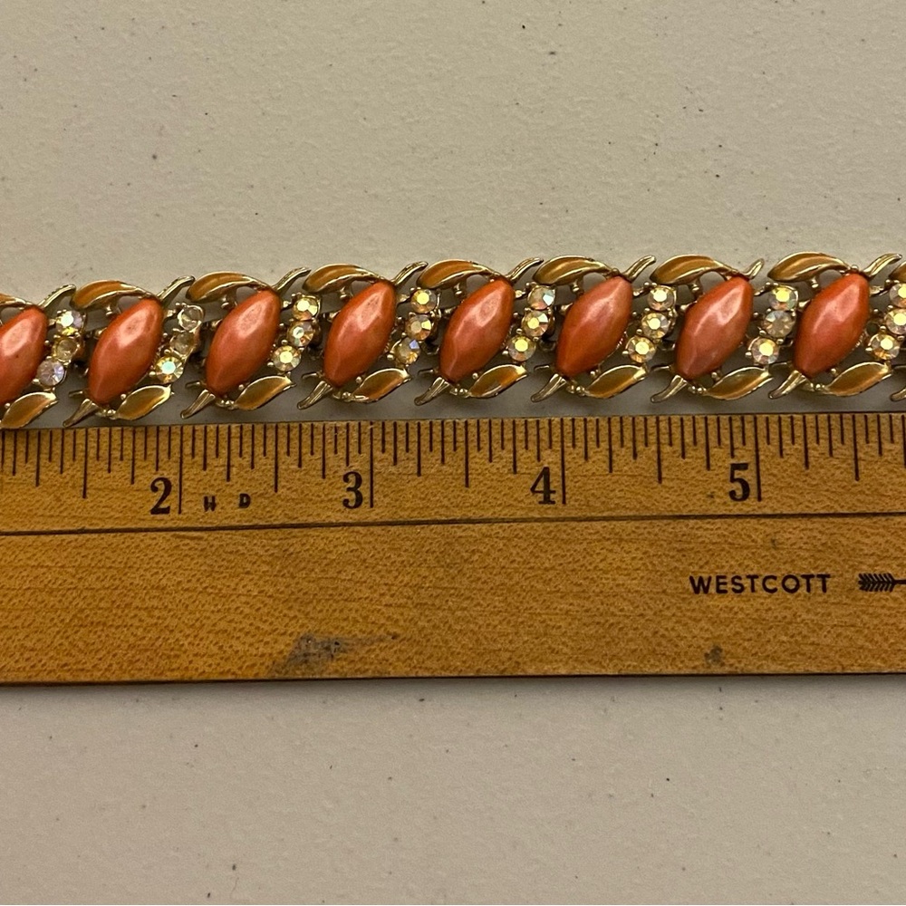 Vintage 7in Trifari Gold and Coral Bracelet